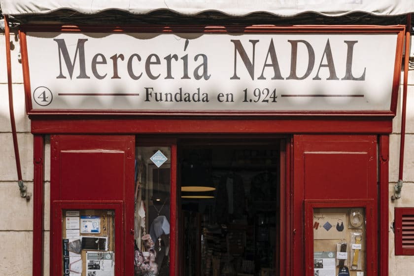 Mercería Nadal interior or dish 4