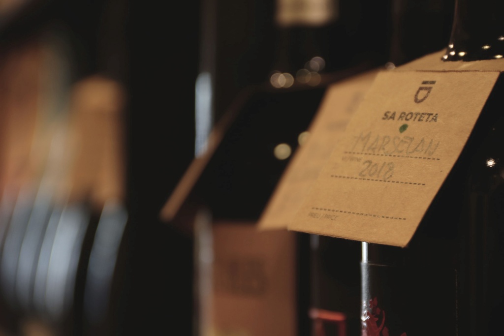 Sa Roteta Wine Shop interior or dish 7